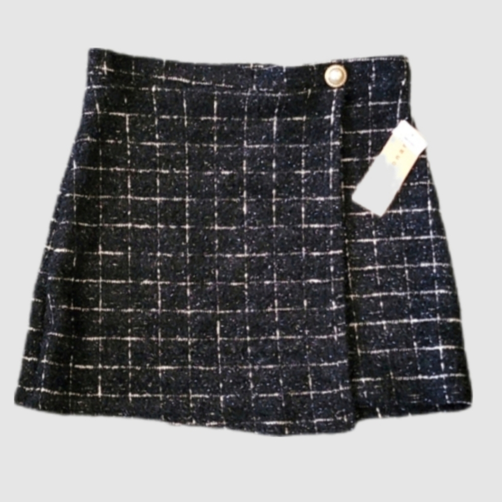 EVOLUTIONARY NWT SKIRT Jr Size Medium